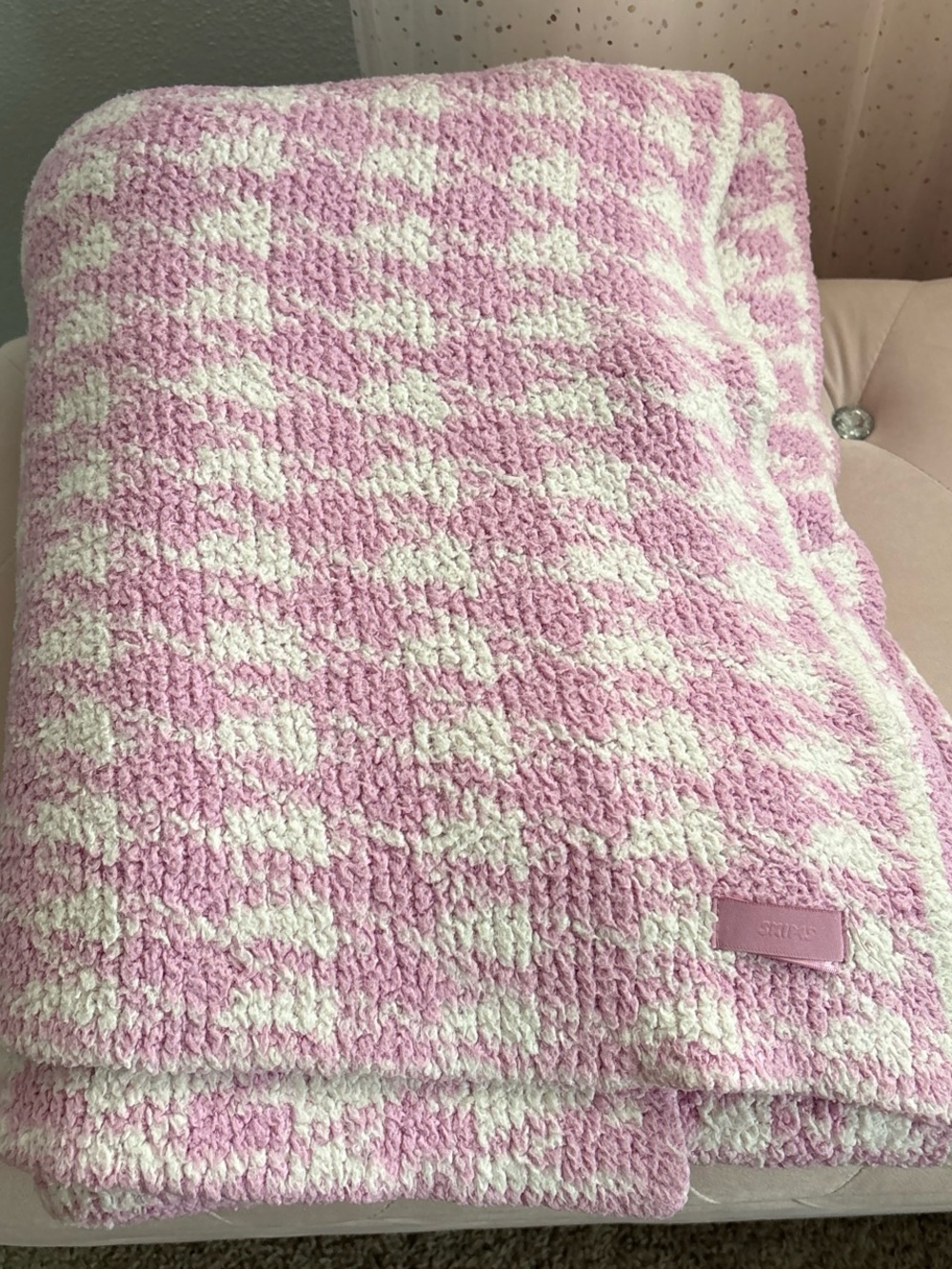 Skims cozy Plush Pink and White Houndstooth Throw Blanket